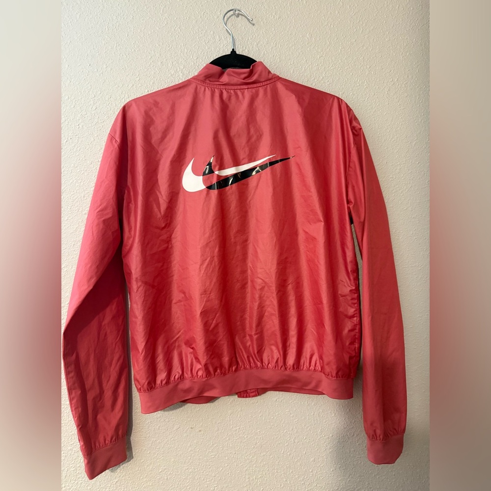 NIKE SWOOSH RUNNING JACKET SIZE SMALL - Picture 6 of 7